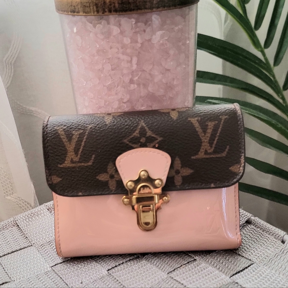 LOUIS VUITTON Authentic Monogram Vernis Cherry Wood Tri-Fold Wallet EUC